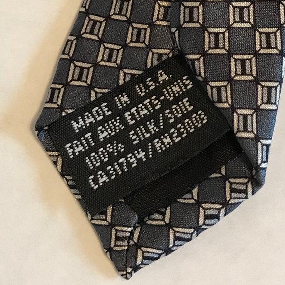 Van Heusen Grey Patterned 100% Silk Men's Tie - Picture 6 of 6